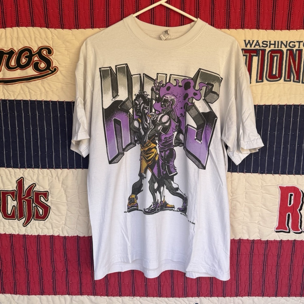 Size L - 2003 kings Los Angeles Lakers‎ Lebron James Skeleton T-shirt